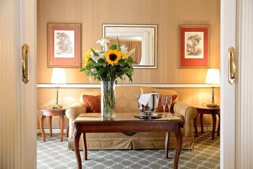 Decorative detail, Seating area