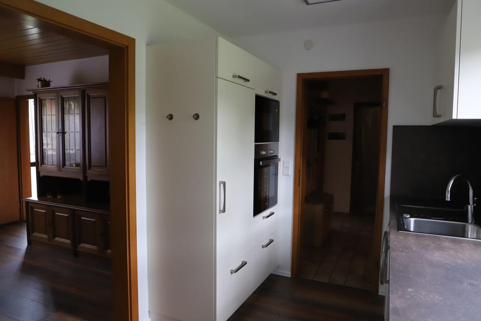 Kitchen or kitchenette, oven