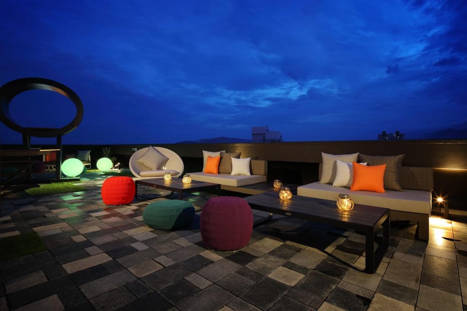 Balcony/Terrace, Sea view, Street view