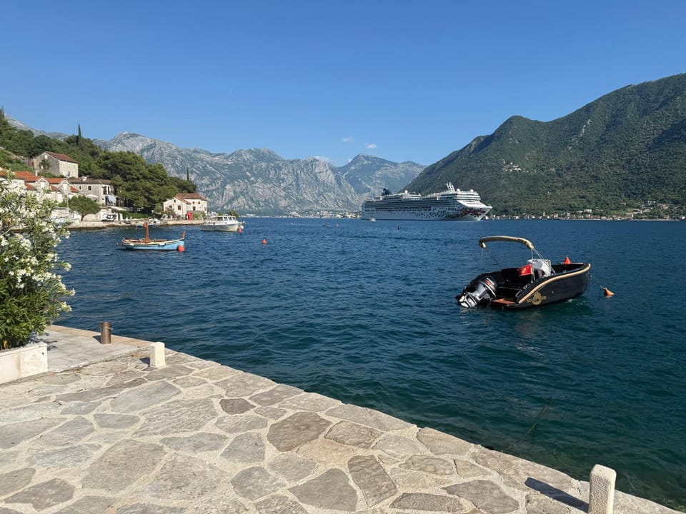 Apartment Forteca Lux Apartment in Kotor Municipality