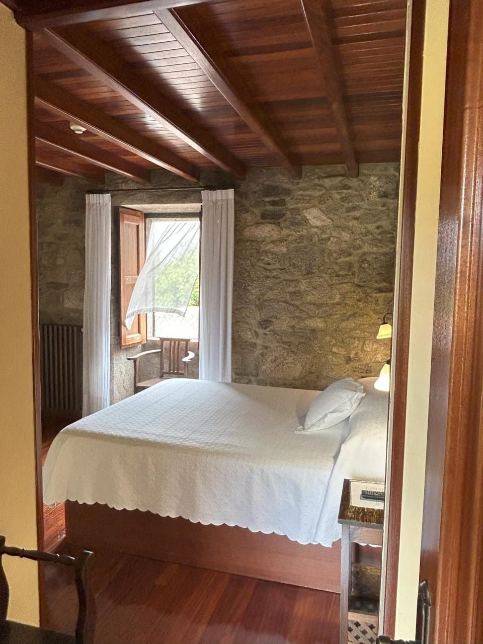 Bed, Photo of the whole room, Bedroom, Garden view, Sunrise