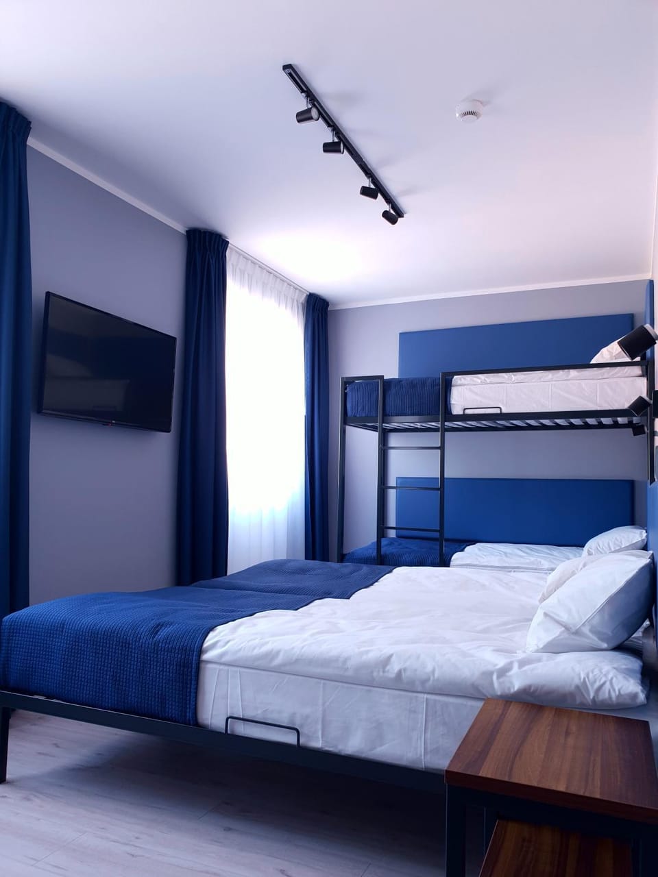 Bed, TV and multimedia, Photo of the whole room, Bedroom, cot