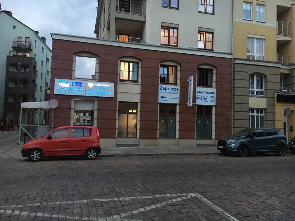 Property building, Street view, Parking