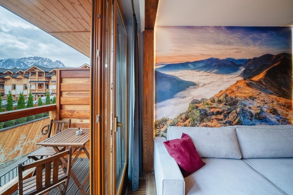 Balcony/Terrace, Mountain view