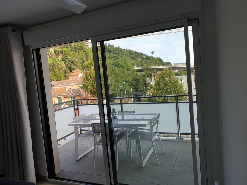 COTE VILLAGE Apartment in Nice