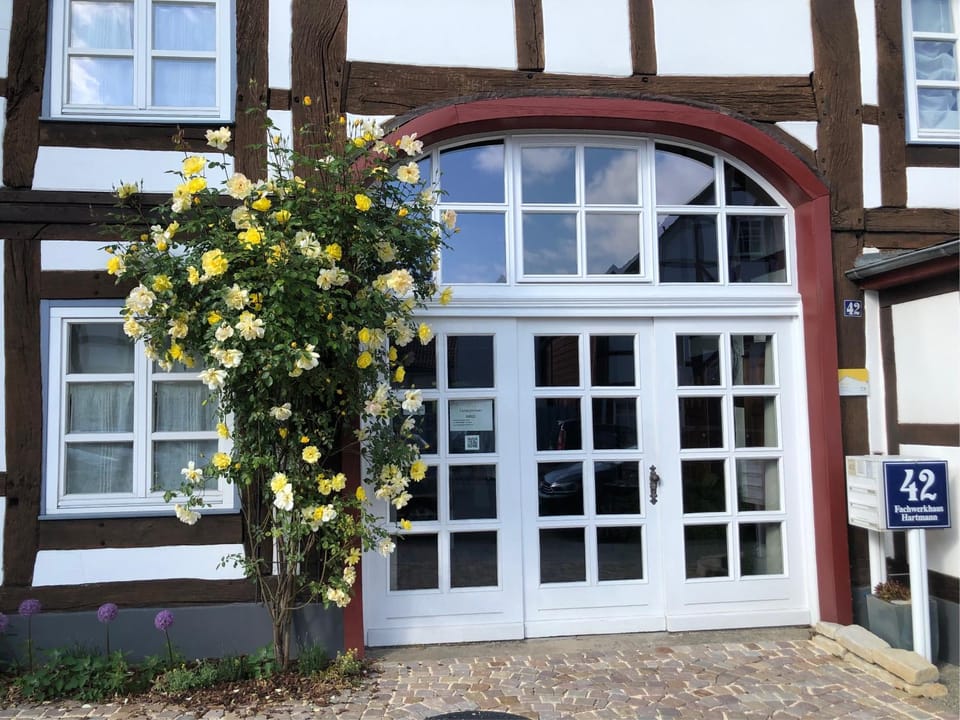 Property building, Facade/entrance