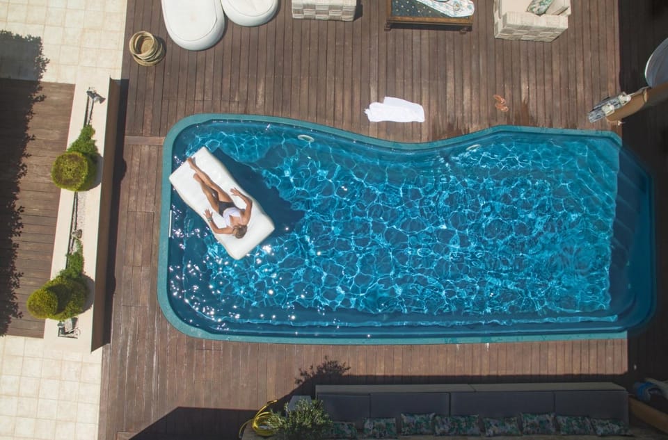 Day, Pool view, Swimming pool, sunbed