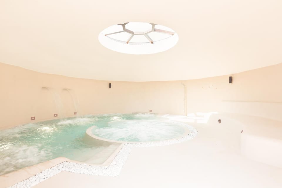 Hot Tub, Spa and wellness centre/facilities, Internal: Not applicable to any particular room