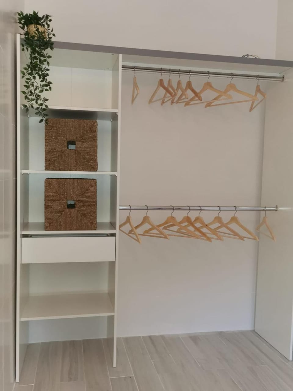 Bedroom, Area and facilities, wardrobe