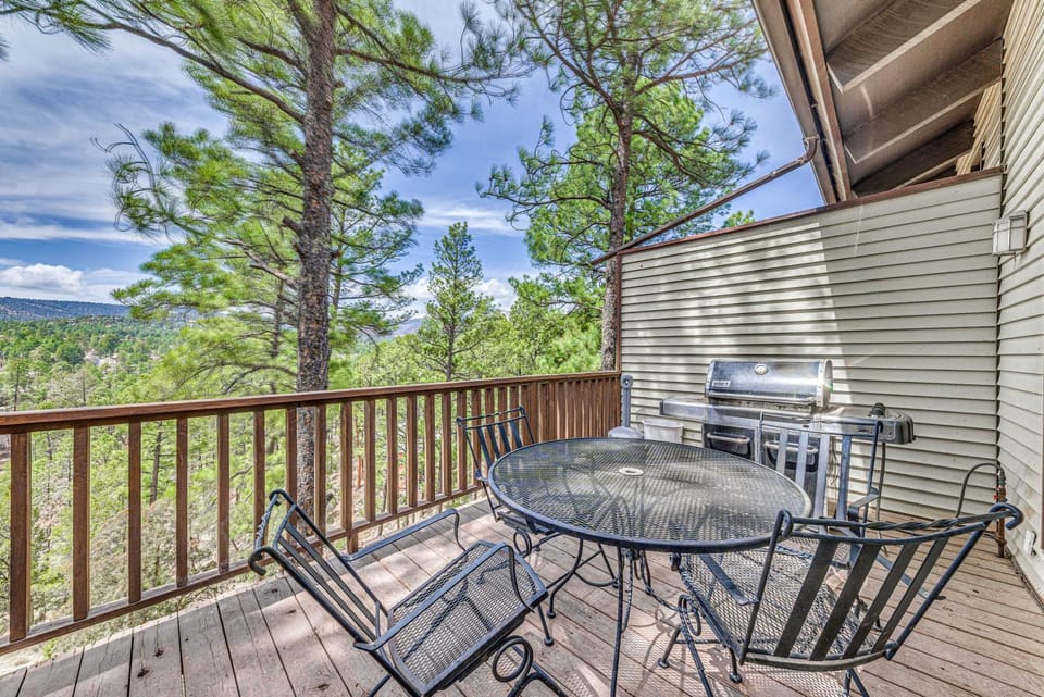 Ruidoso Home w/ Private Wet Bar & Pool Table House in Ruidoso