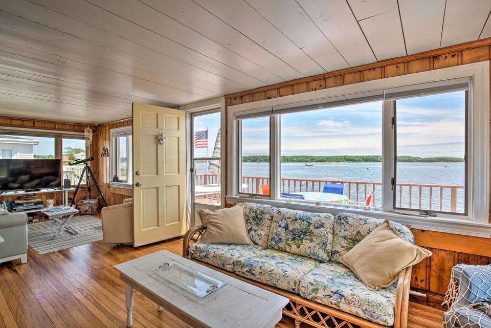 Deck & Beach Access: Waterfront Cape Cod Cottage House in Marion