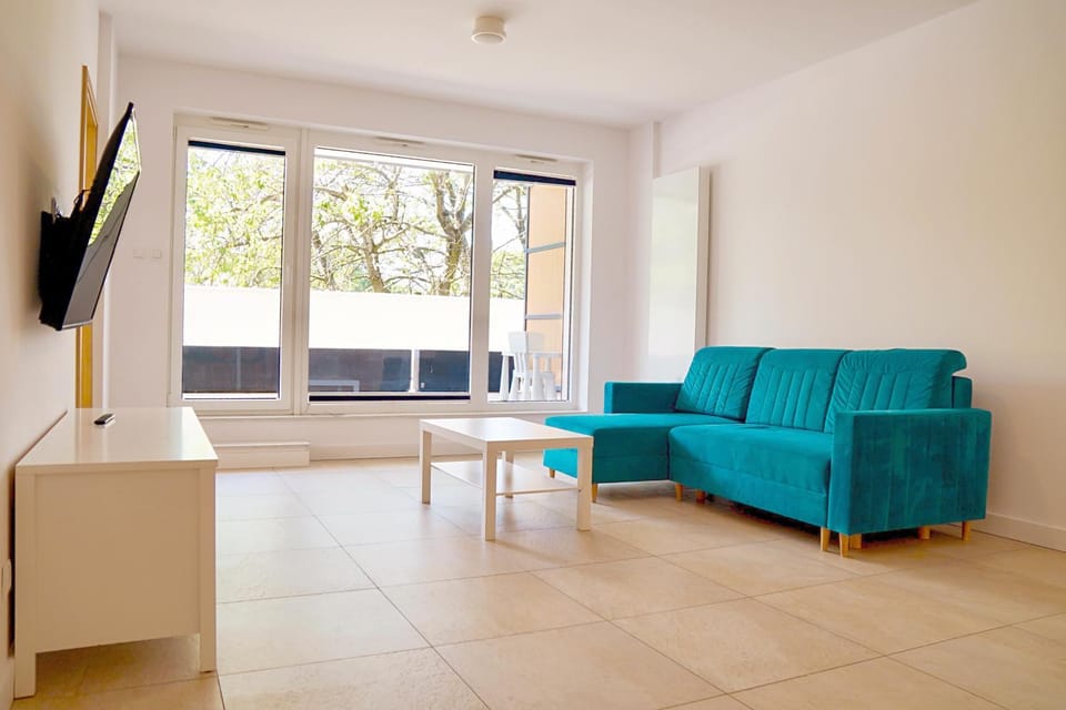 Communal lounge/ TV room, Living room, Seating area, Evening entertainment