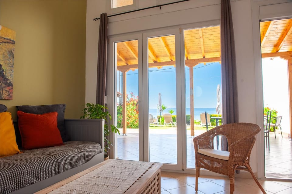 Christina's Sea House Apartment in Nikiti