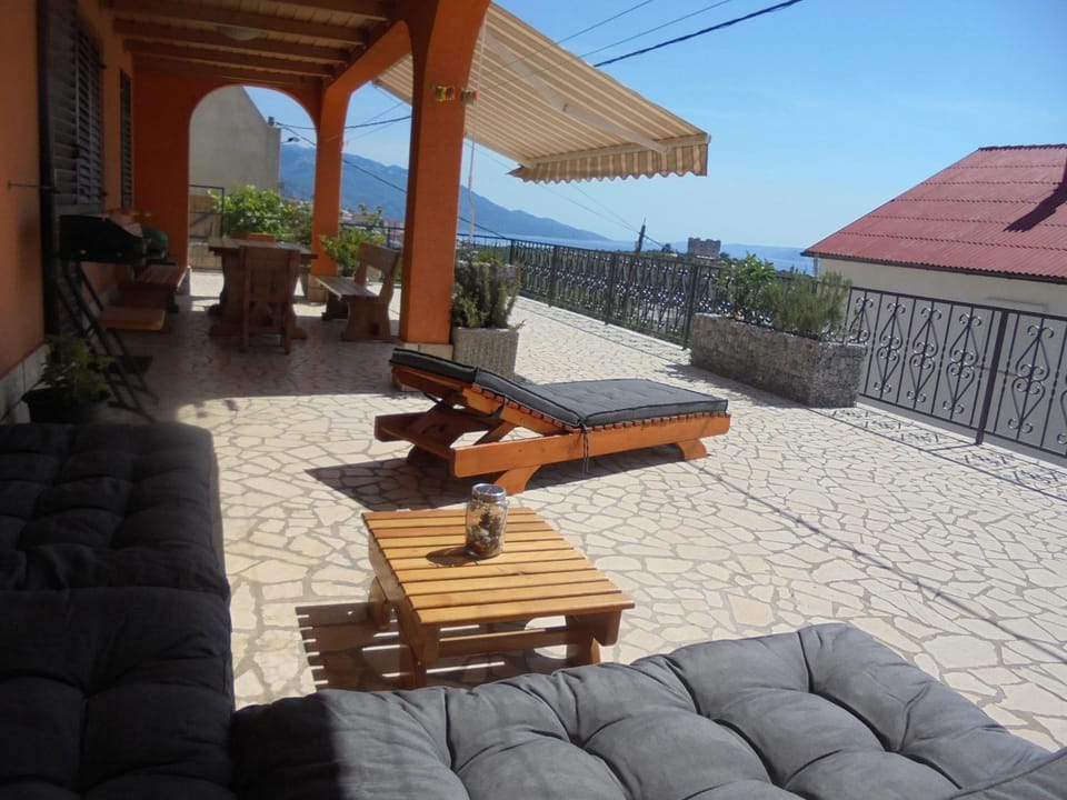 Patio, BBQ facilities, Balcony/Terrace, Seating area, sunbed