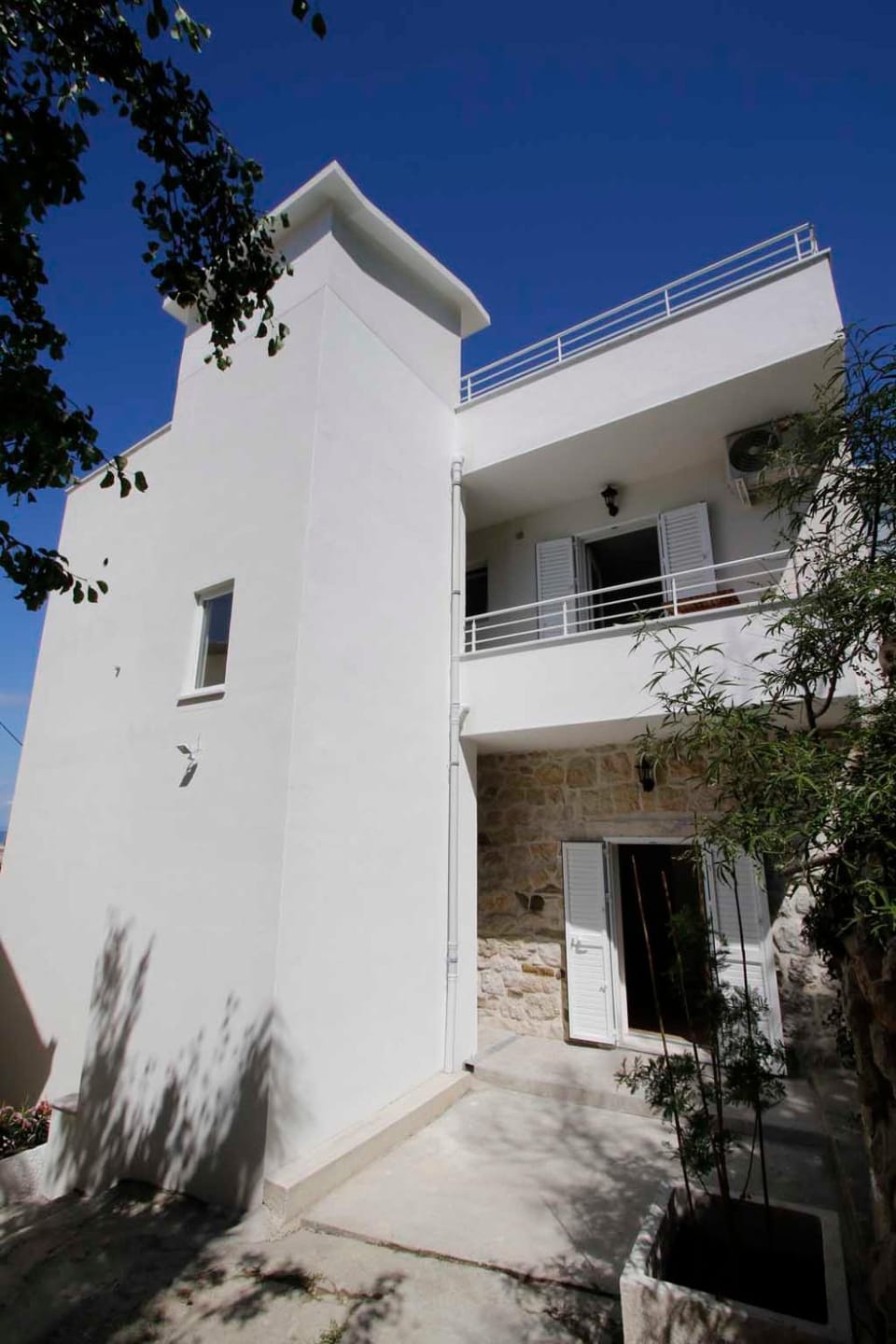 Property building, Facade/entrance