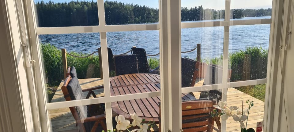 Living room, Dining area, Lake view