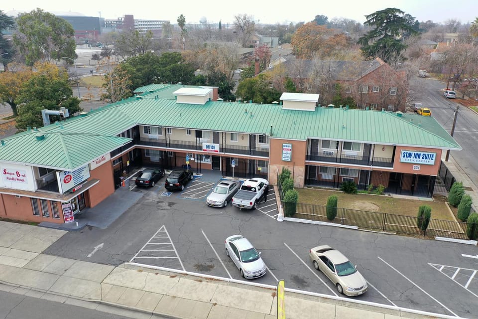 Property building, Neighbourhood