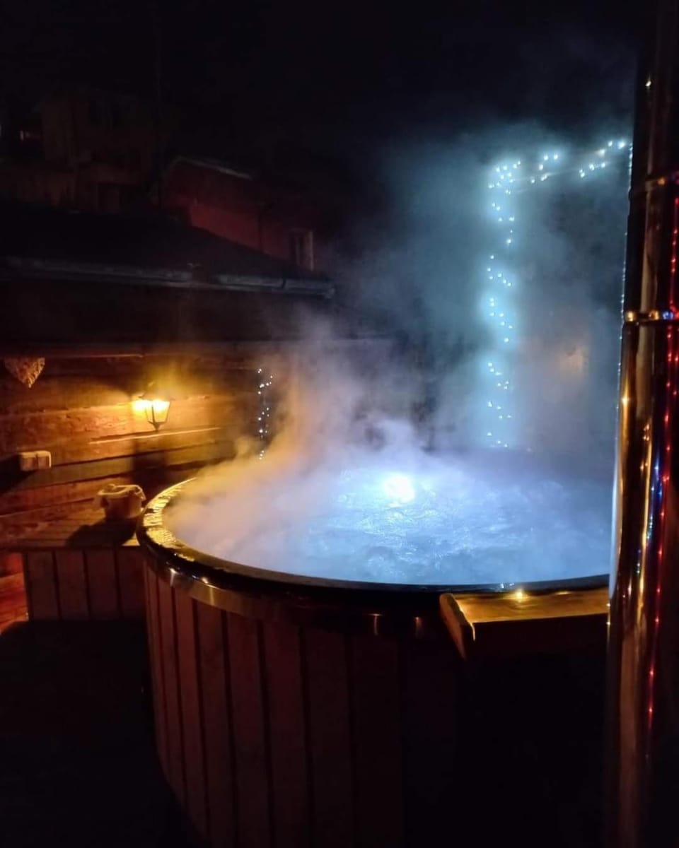Night, Hot Tub