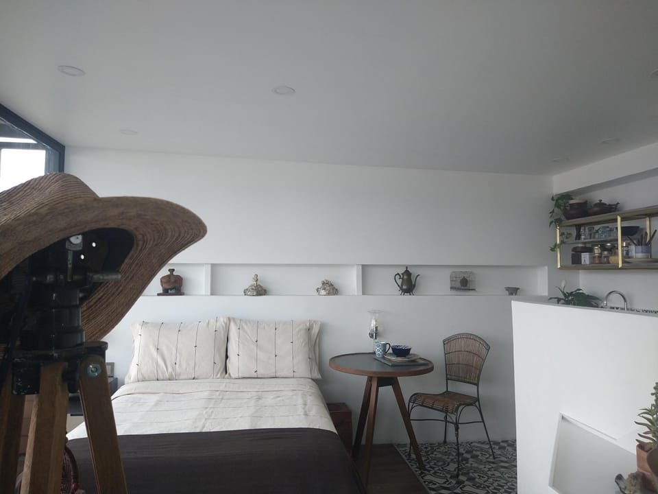 Kitchen or kitchenette, Bedroom