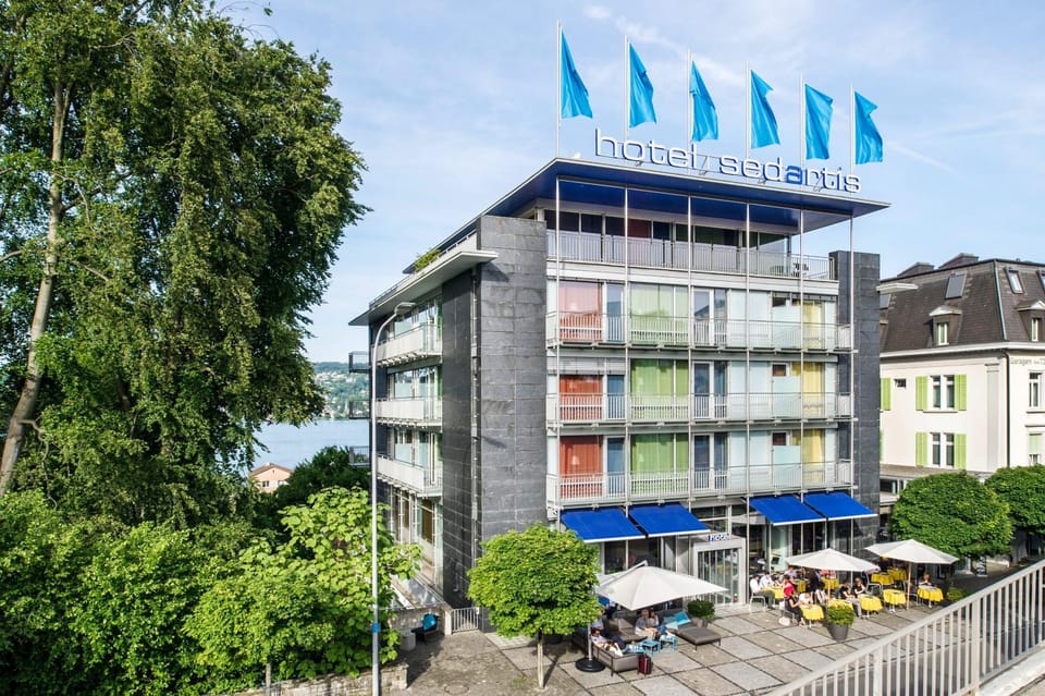 Property building, Balcony/Terrace