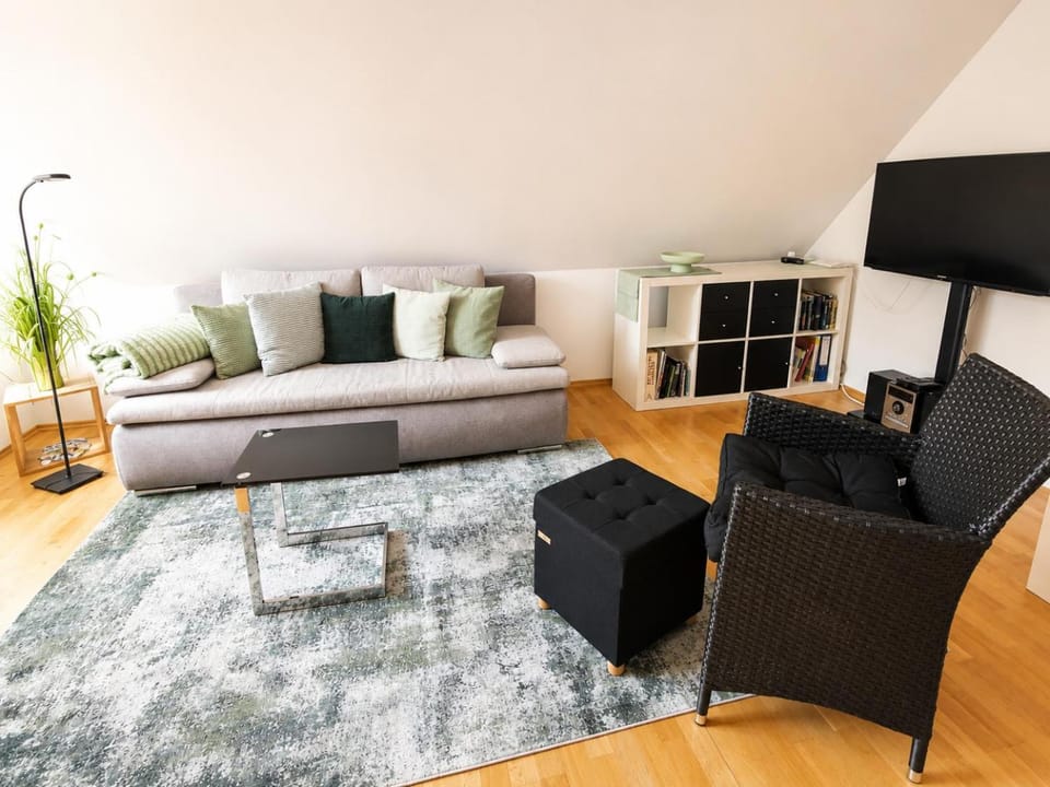 TV and multimedia, Living room, Seating area