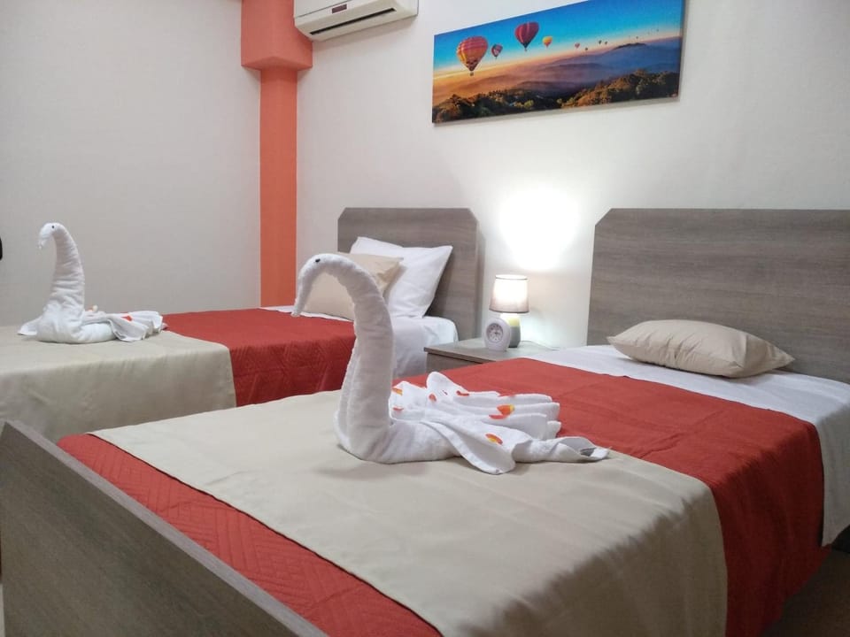 Bed, Photo of the whole room, Bedroom, air conditioner