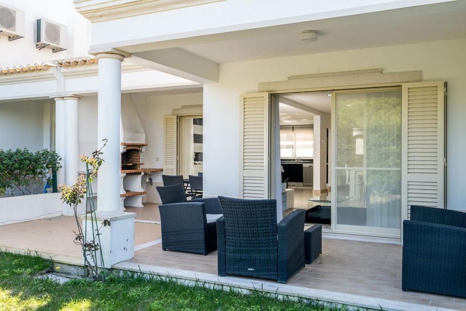 Patio, BBQ facilities, Garden