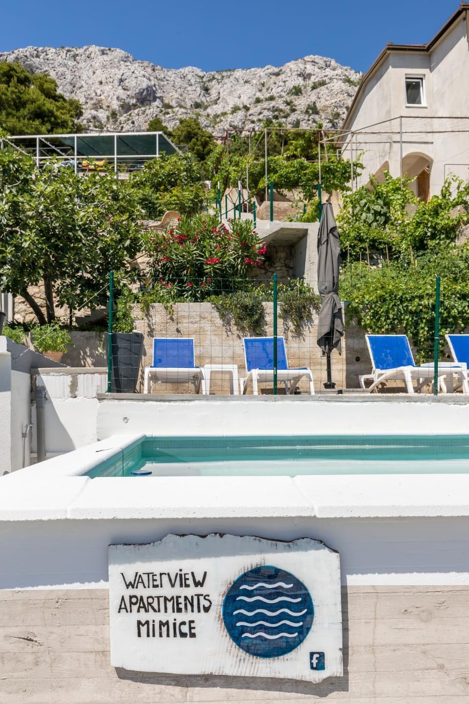 Natural landscape, Mountain view, Pool view, Swimming pool, sunbed