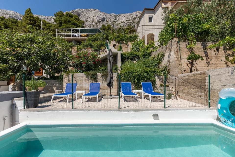 Natural landscape, Garden, Garden view, Mountain view, Pool view, Swimming pool, sunbed