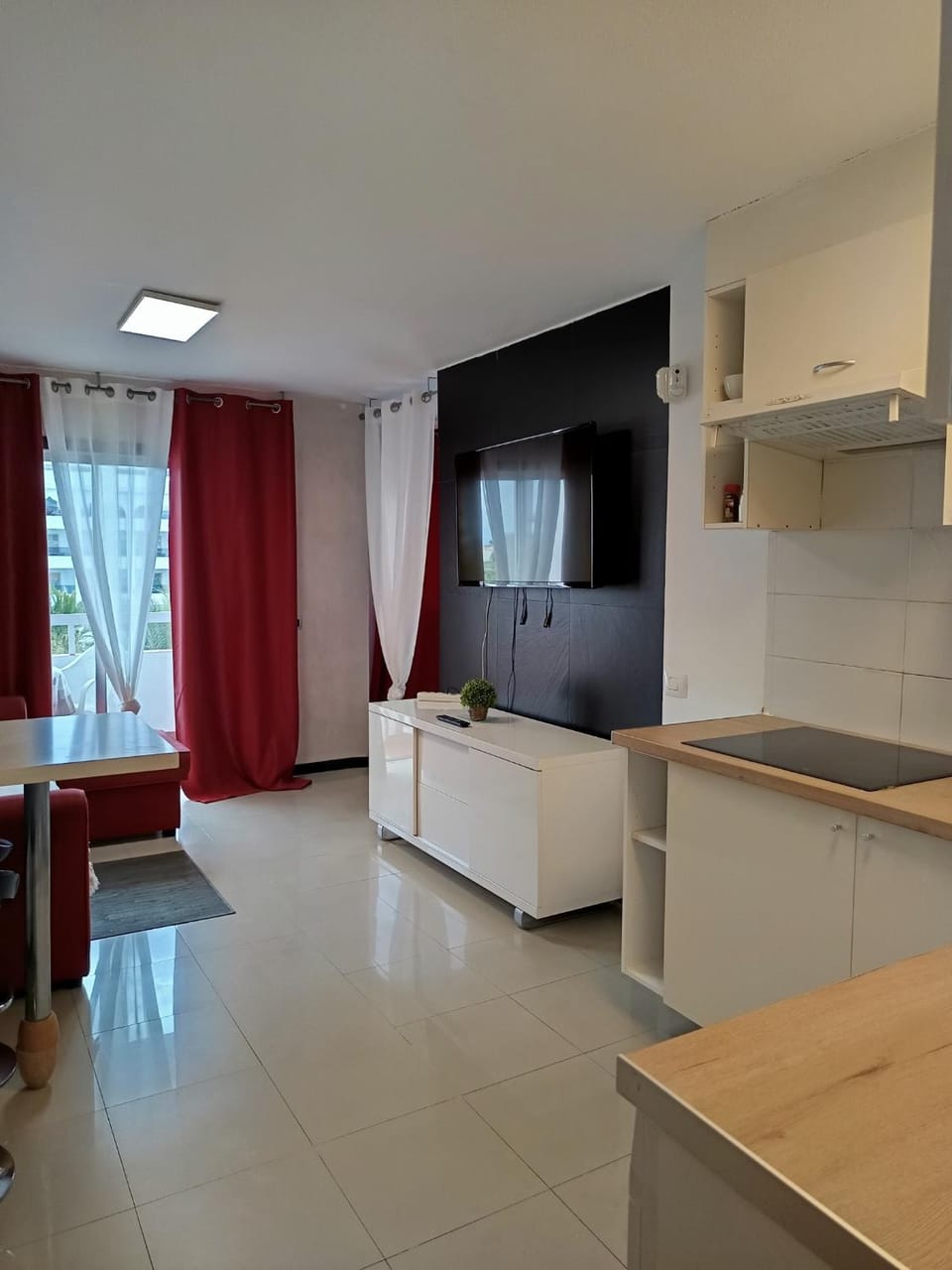 Kitchen or kitchenette, Living room