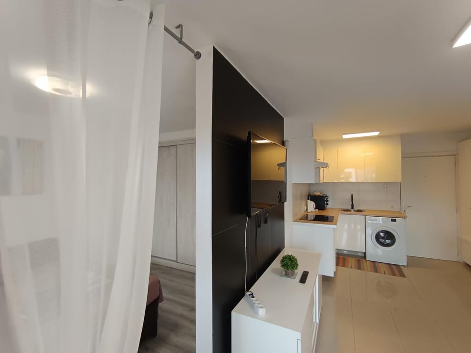TV and multimedia, Kitchen or kitchenette, Bedroom