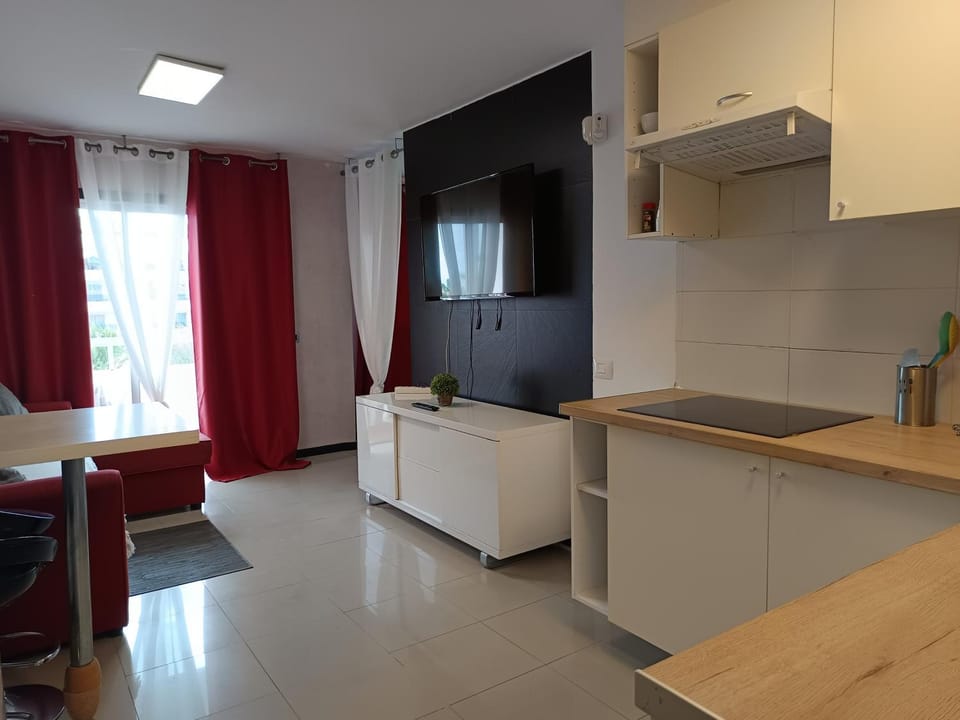 TV and multimedia, Kitchen or kitchenette