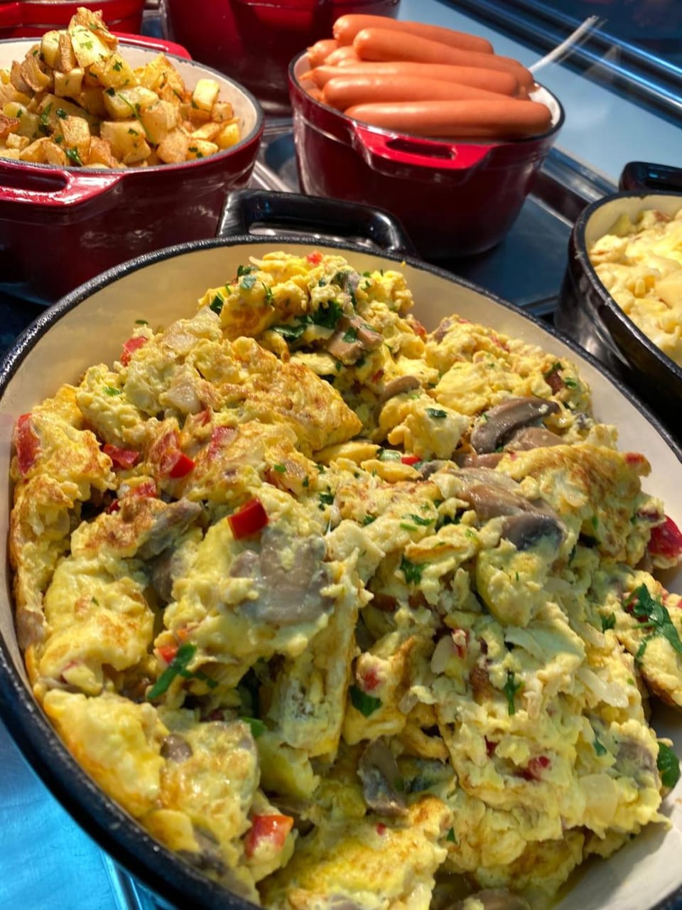 Restaurant/places to eat, Food and drinks, Breakfast, Continental breakfast, Buffet breakfast