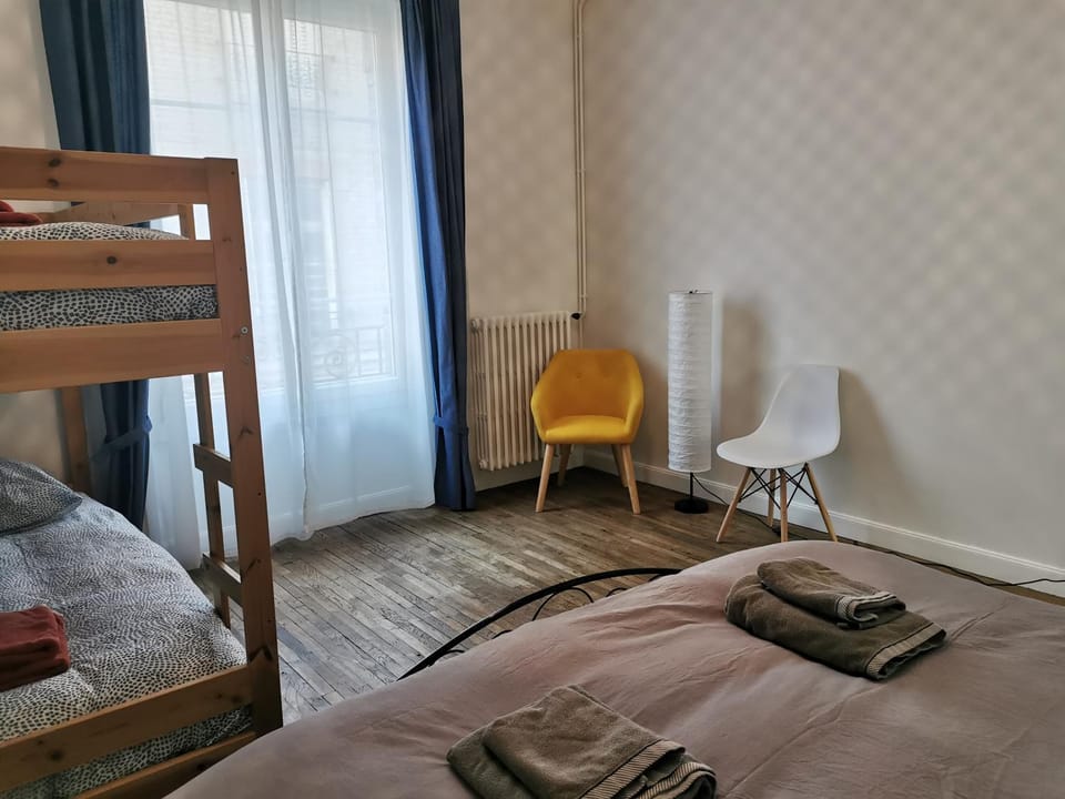 Photo of the whole room, bunk bed