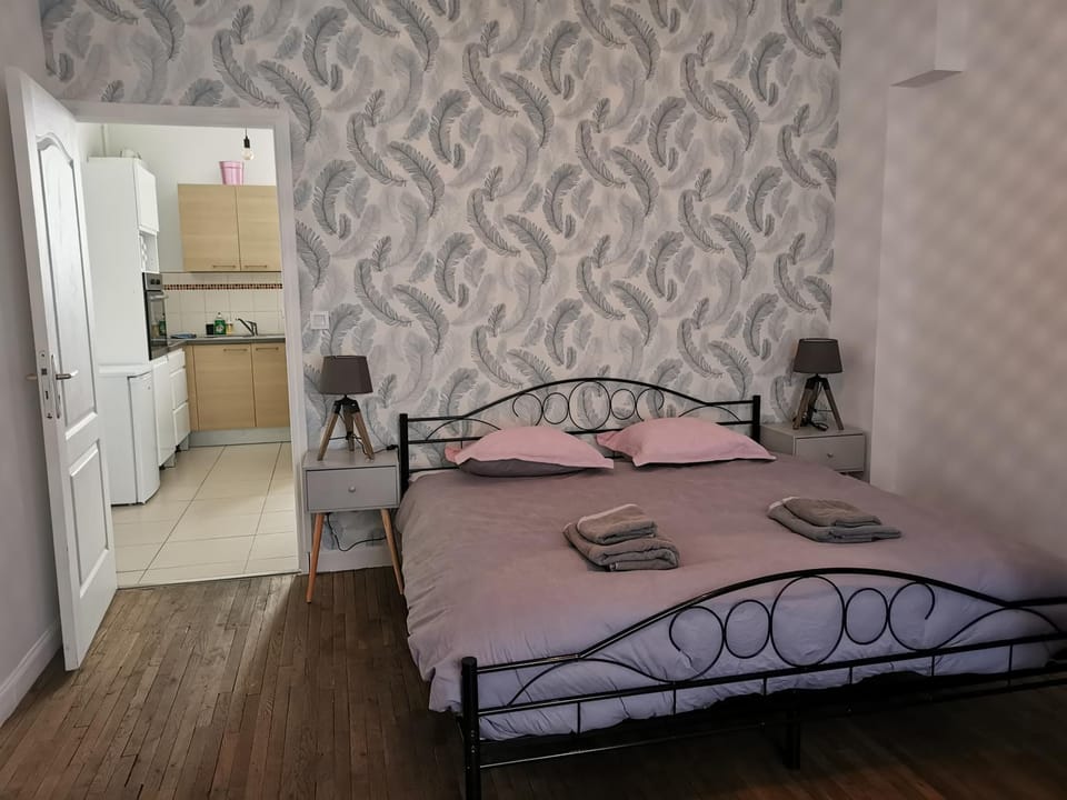 Bed, Photo of the whole room