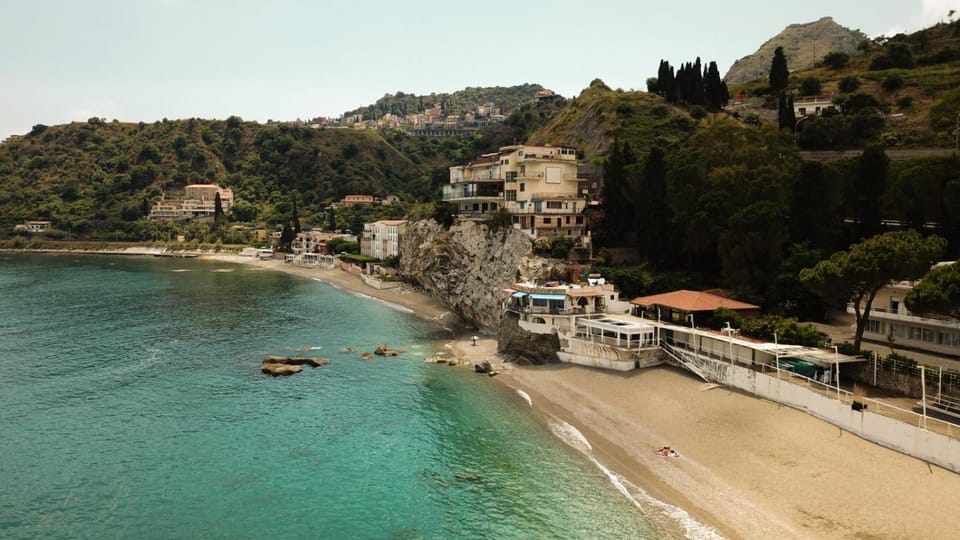 Mare Roccia beachfront apartment Apartment in Taormina