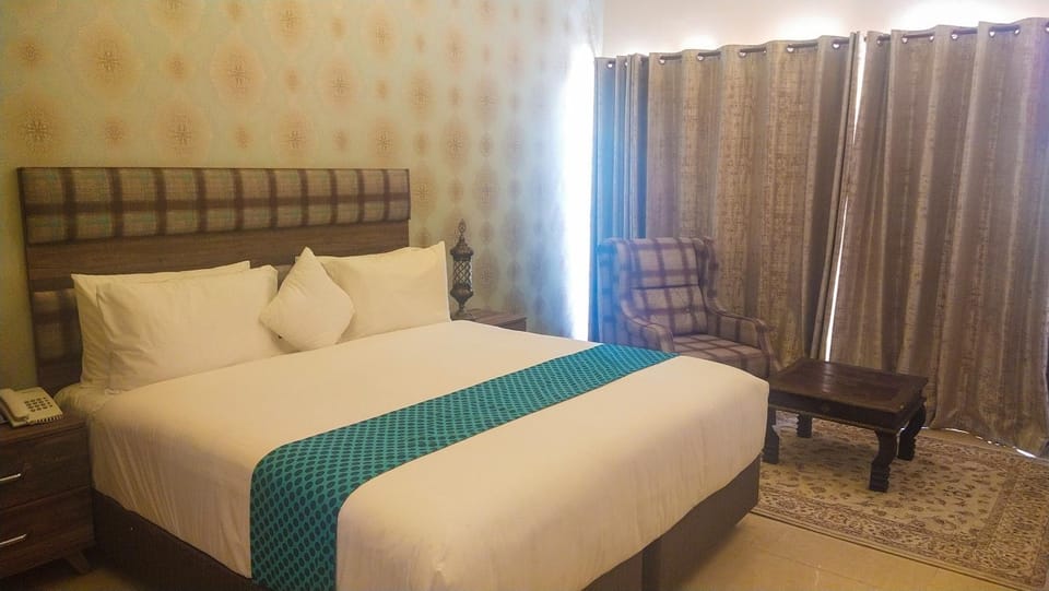 Bed, Night, Photo of the whole room, Beach, Bedroom, On site, Sea view
