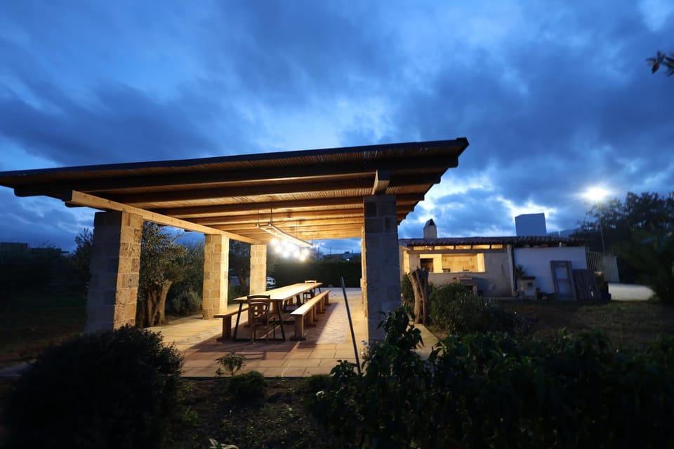 Restaurant/places to eat, BBQ facilities