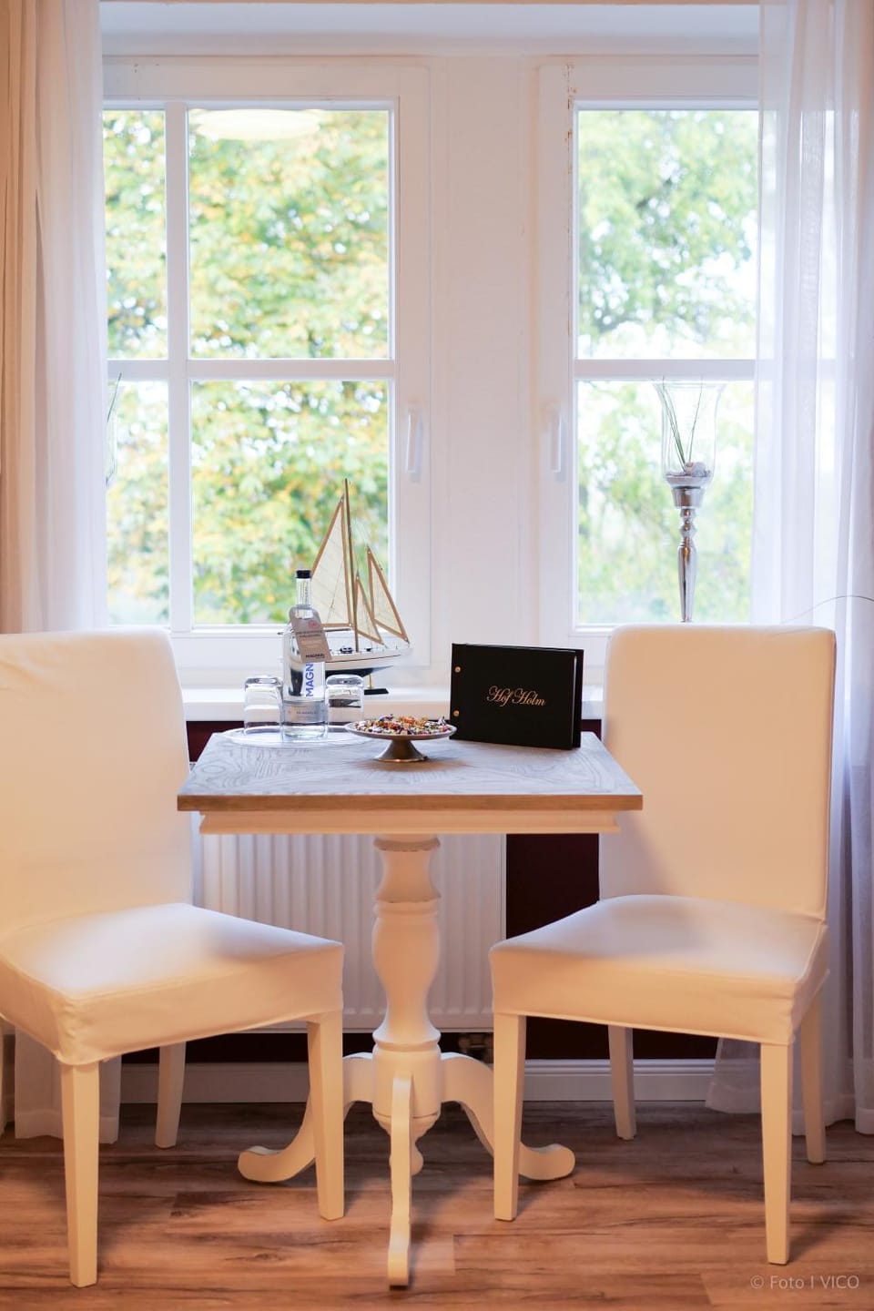 Living room, Decorative detail, Seating area