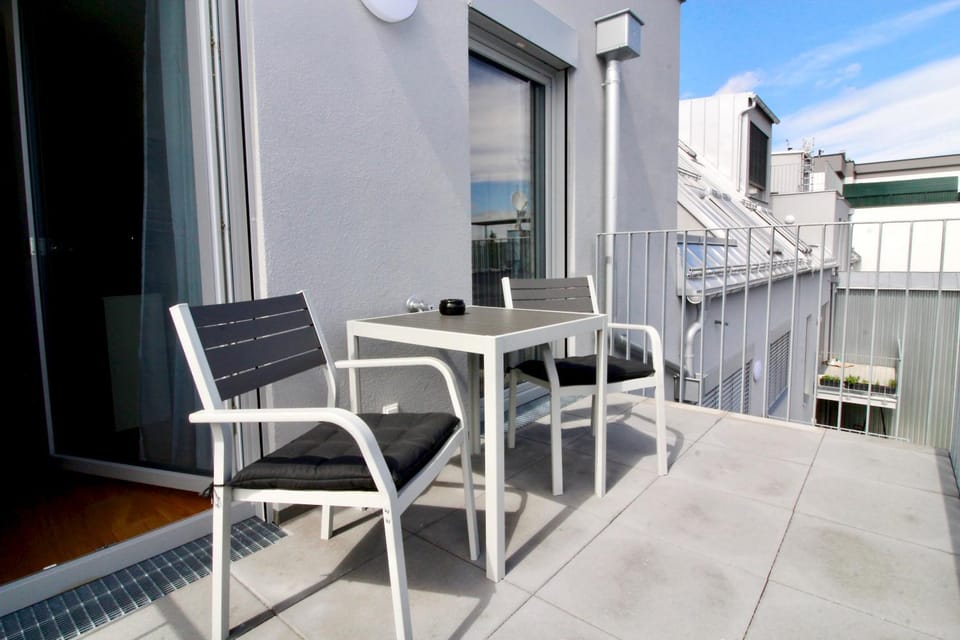 Day, Balcony/Terrace