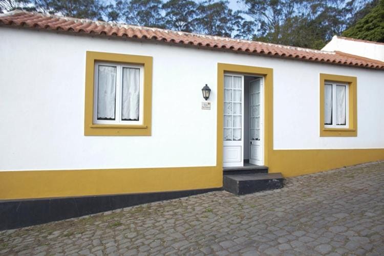 Quinta do Malhinha- Turismo Chalet in Azores District