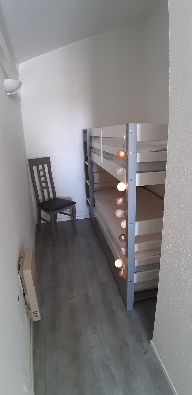 bunk bed