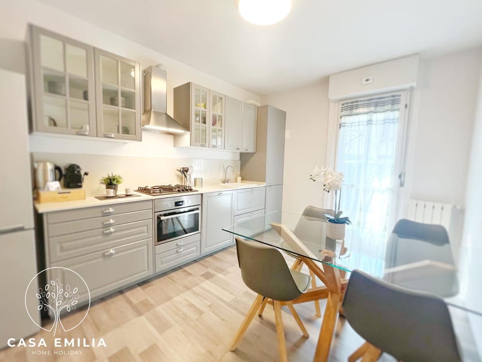 Kitchen or kitchenette, Dining area, dishwasher, oven, stove