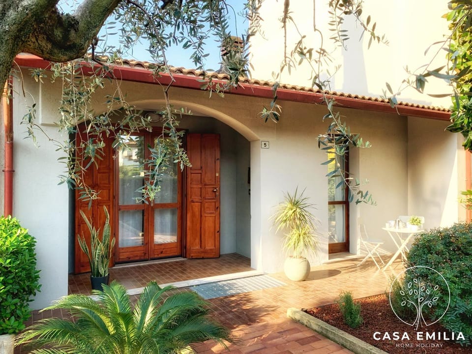 Property building, Garden, Garden view