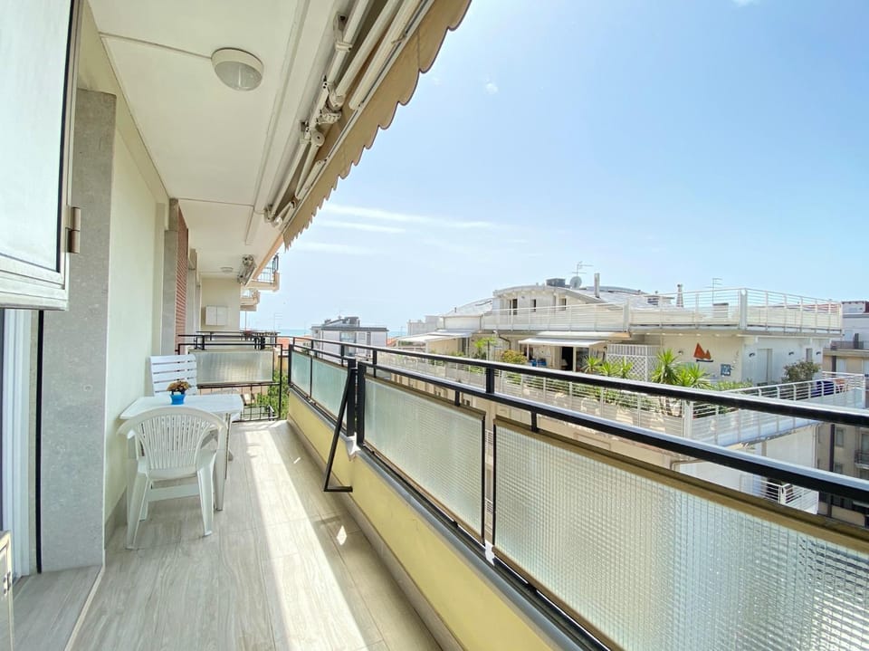 Property building, Balcony/Terrace, City view