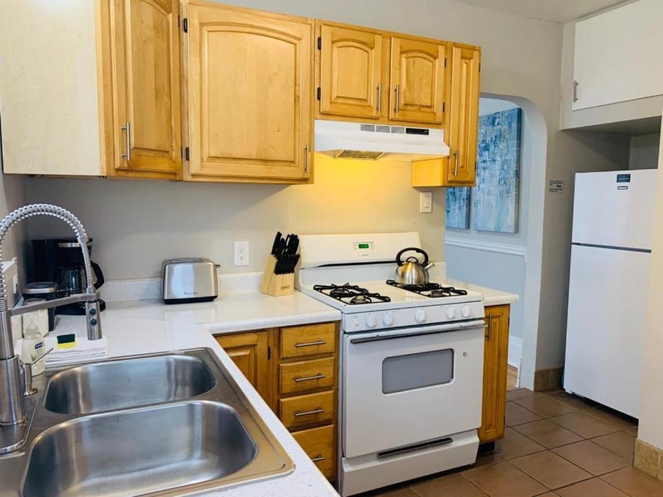 Stunning Bungalow next to UNC - Free Bikes! Apartment in Greeley