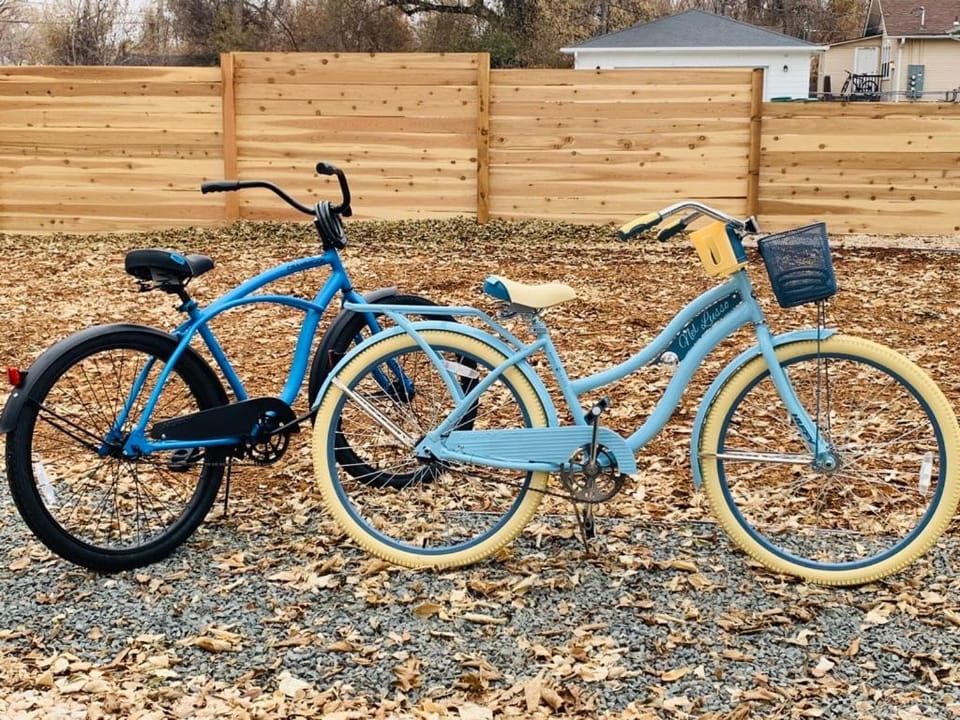 Inviting Bungalow Next to UNC - Free Cruiser Bikes Apartment in Greeley