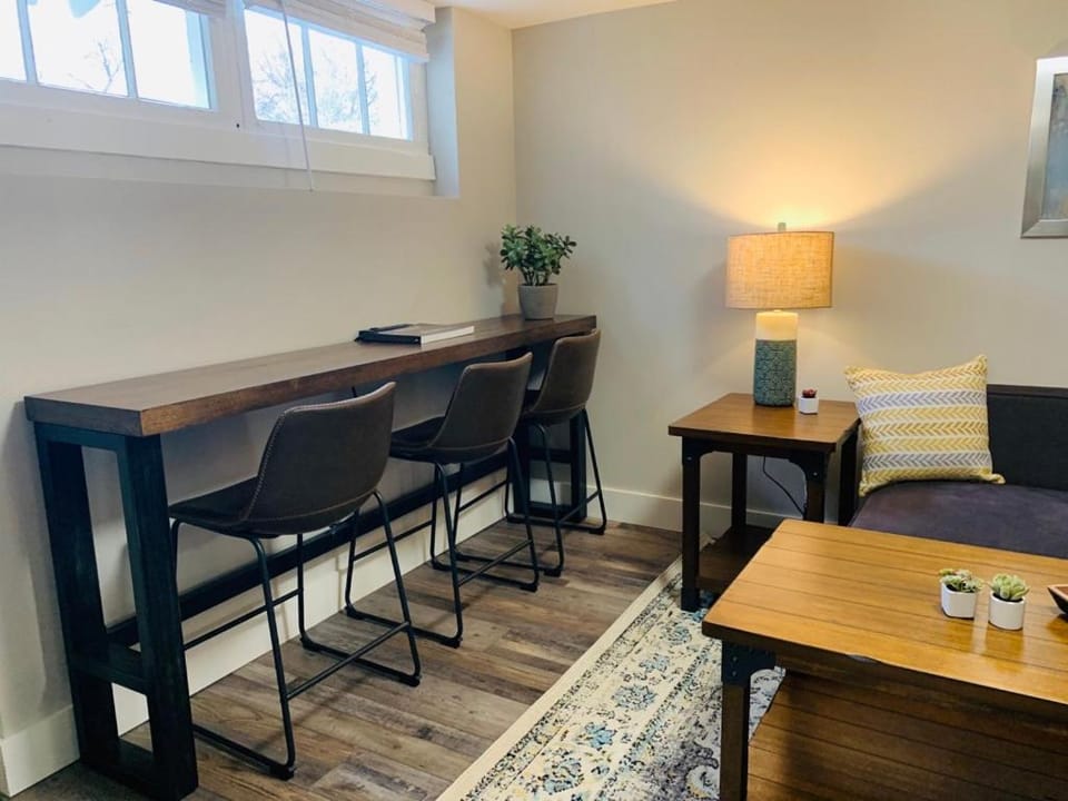 Inviting Bungalow Next to UNC - Free Cruiser Bikes Apartment in Greeley
