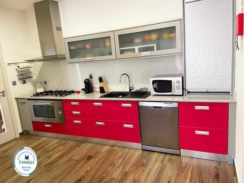 Kitchen or kitchenette, Communal kitchen