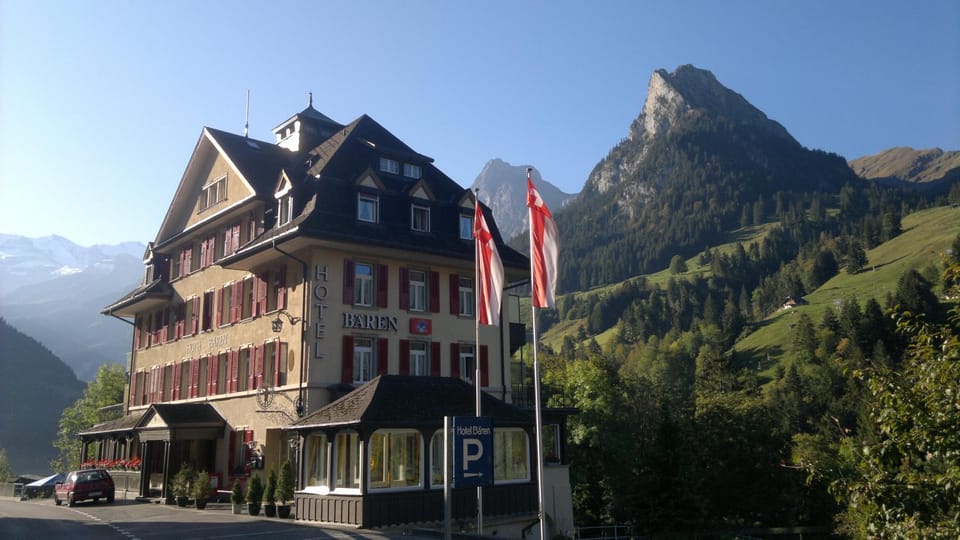 Nearby landmark, Day